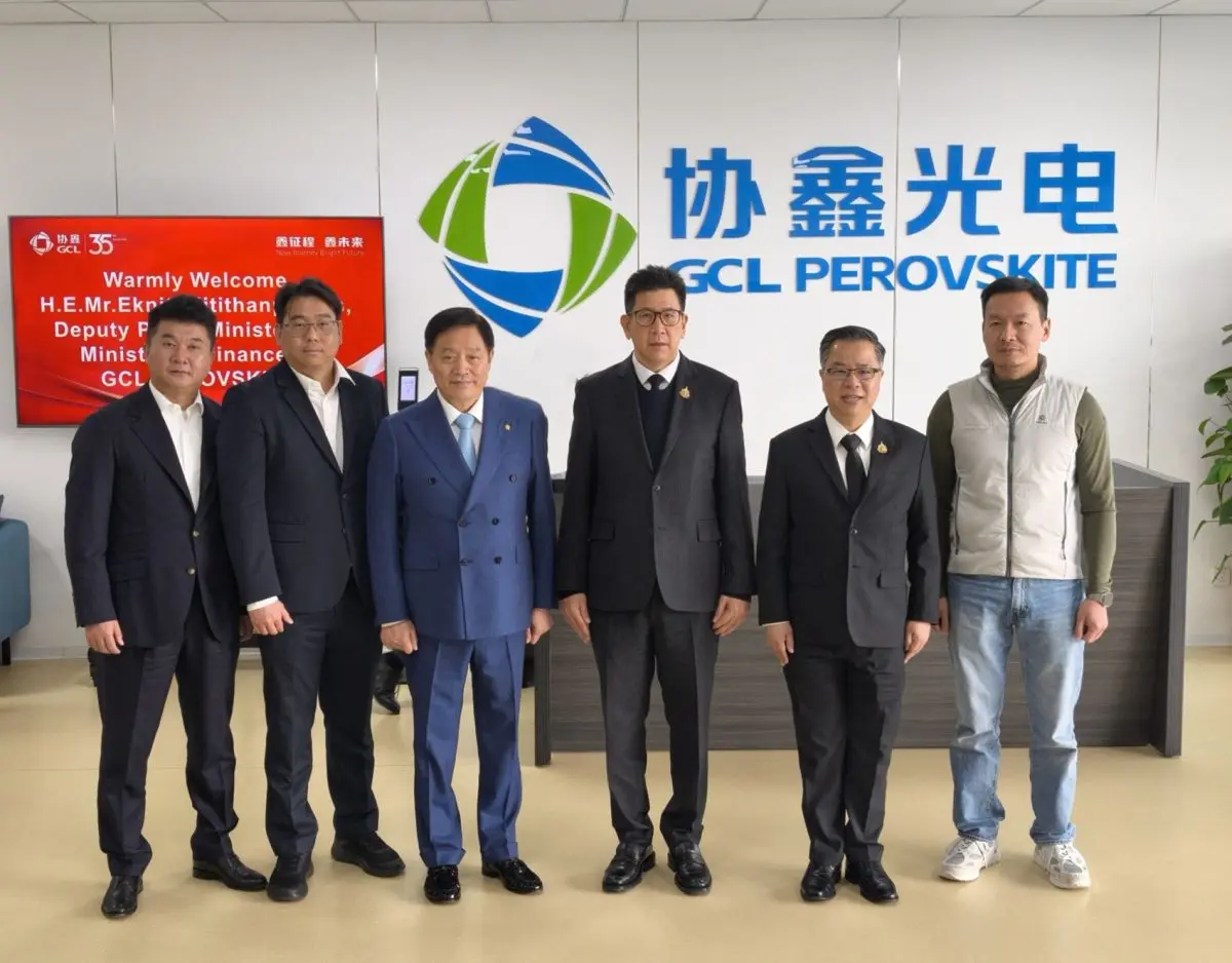 รองนายกฯ เอกนิติ นำคณะบีโอไอ เยือนแดนมังกรนครเซี่ยงไฮ้ นักลงทุนจีนกว่า 600 คน ตบเท้าร่วมงานสัมมนาใหญ่ “Thailand – China Investment Forum” มั่นใจไทยเป็นหมุดหมายการลงทุนจากจีน โดยเฉพาะกลุ่มไฮ...