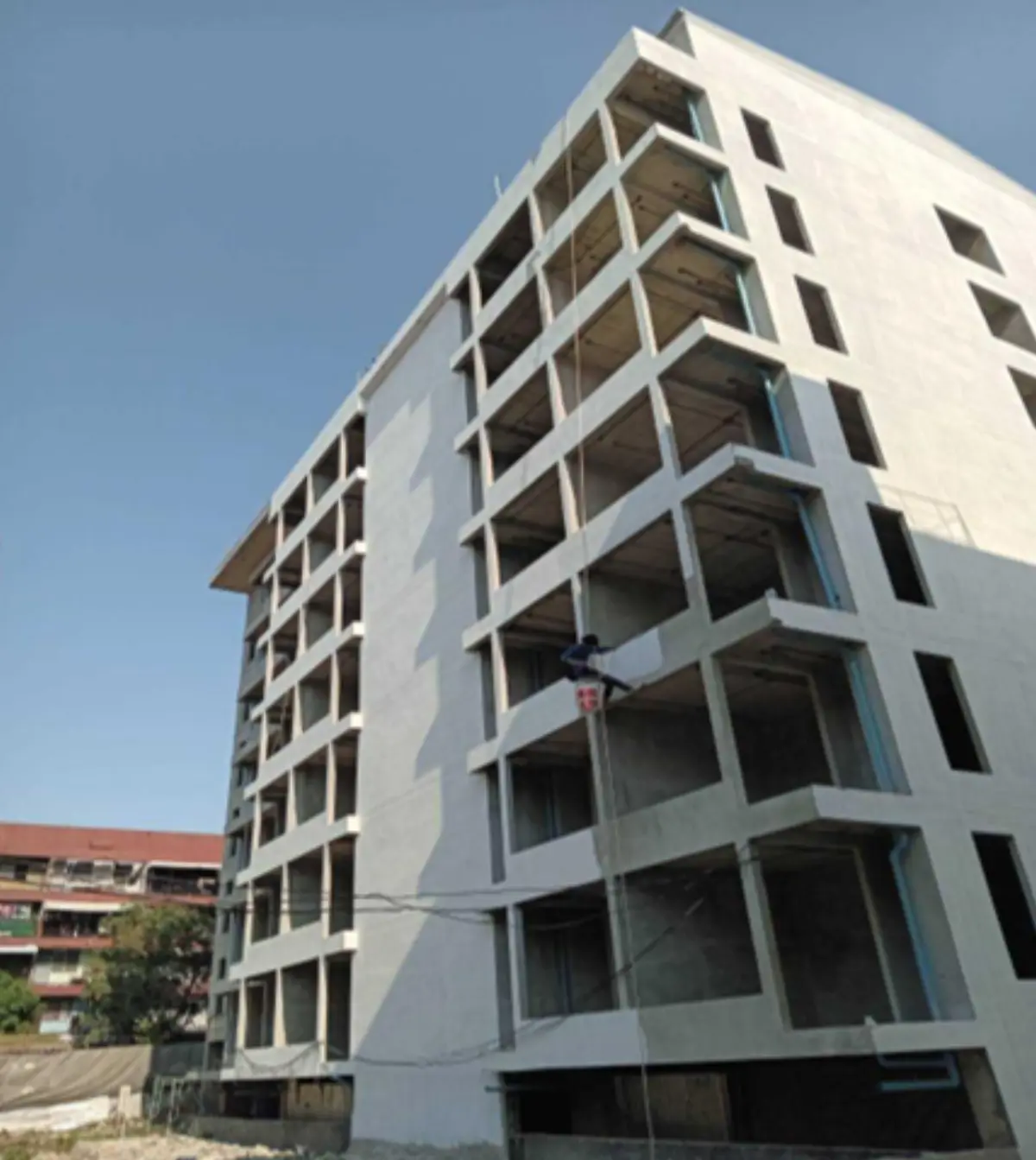 นายประพาส เหลืองศิรินภา ผู้อำนวยการสำนักการโยธา (สนย.) กทม. กล่าวถึงความคืบหน้าโครงการก่อสร้างอาคารสถานีดับเพลิงและกู้ภัยพระโขนง หลังมีข้อสังเกตโครงการดังกล่าวมีความล่าช้า รวมทั้งการเพิ่มความ...