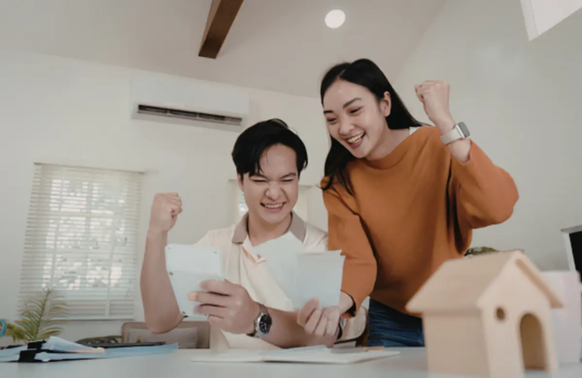 การมีบ้านเป็นของตัวเองคือความฝันของใครหลายคน แต่ในยุคที่อสังหาริมทรัพย์โครงการใหม่มีราคาสูงขึ้นอย่างต่อเนื่อง การมองหาทางเลือกที่คุ้มค่าจึงเป็นสิ่งสำคัญ ทำให้หลายคนหันมาสนใจและมองหาบ้านที่ผ่านการ...